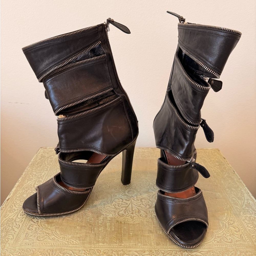 Alaia Black Zippered Heeled Boots